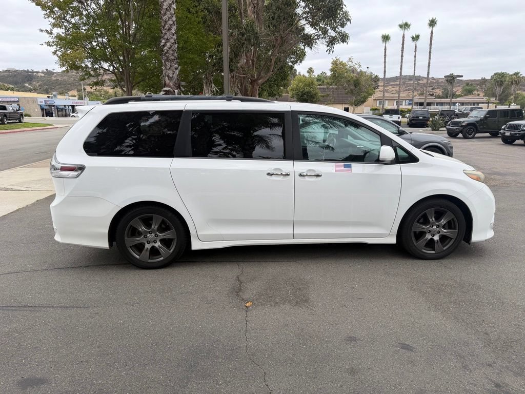 Used 2017 Toyota Sienna SE FWD image 15