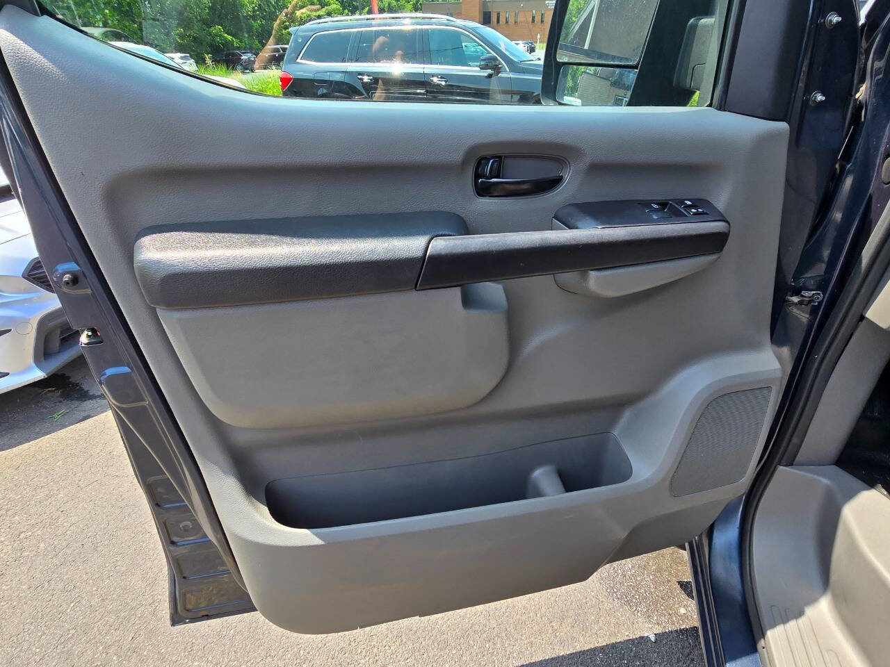 Used 2017 Nissan NV 2500 SL image 12