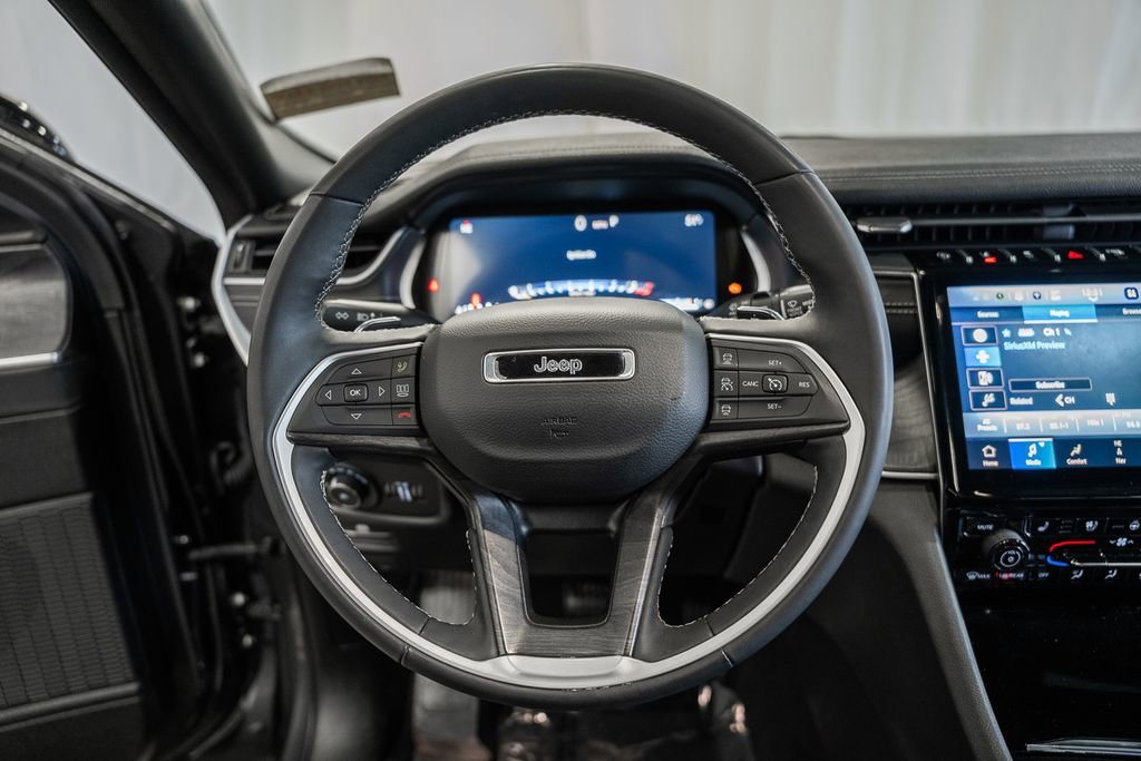 Used 2024 Jeep Grand Cherokee L Limited w/ Luxury Tech Group II image 37