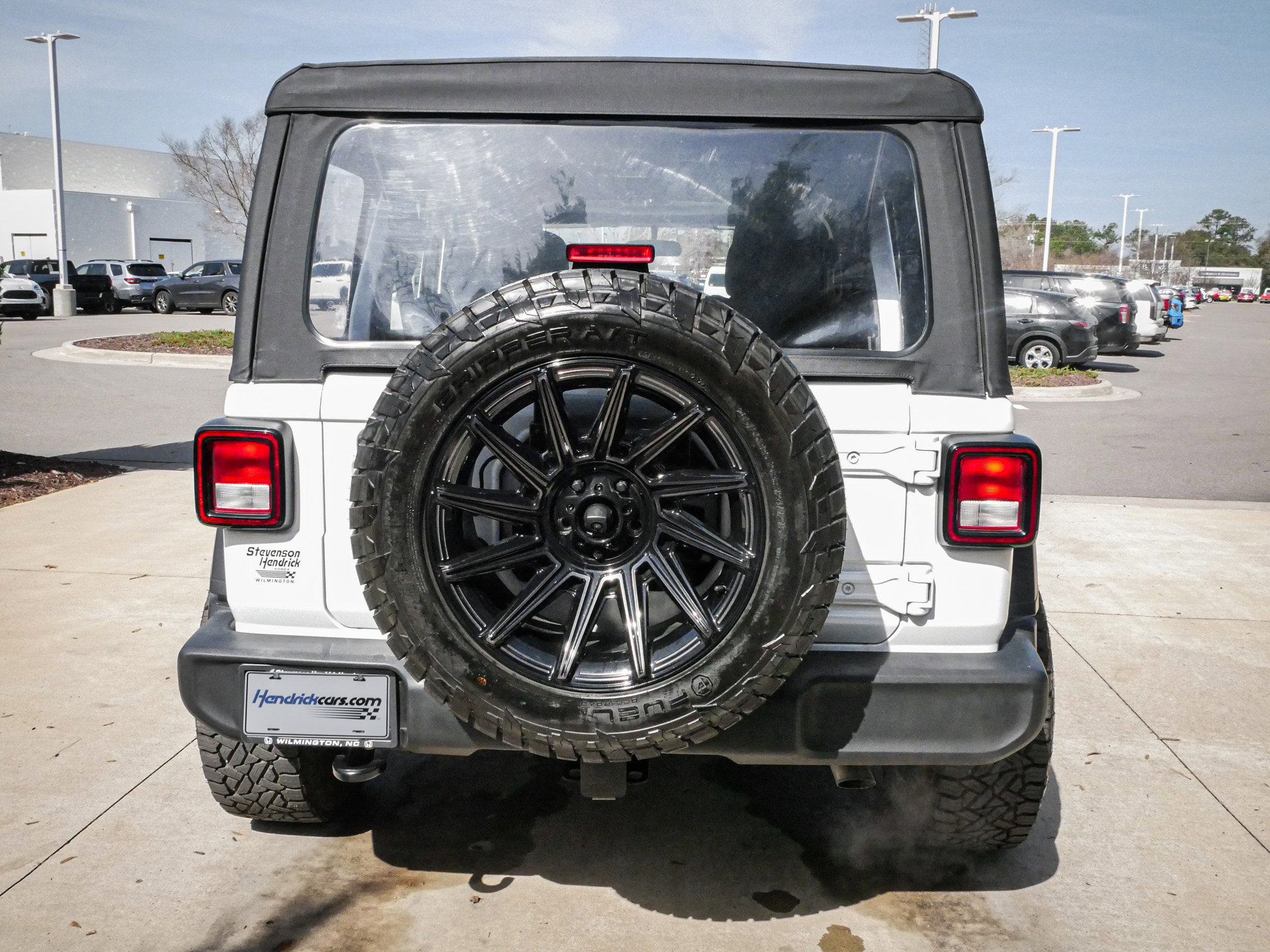 Used 2022 Jeep Wrangler Unlimited Sport AWD/4WD image 9