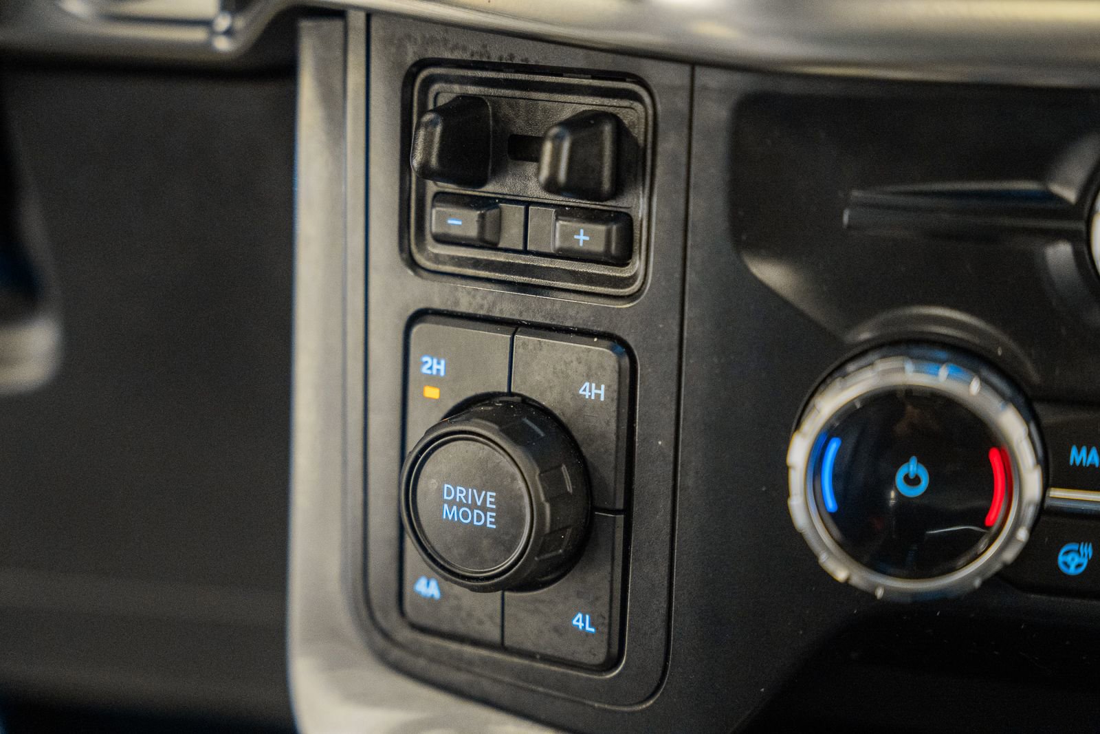 Certified 2023 Ford F150 Lariat w/ Equipment Group 502A High image 32