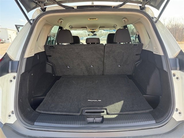 Used 2023 Nissan Rogue S image 21