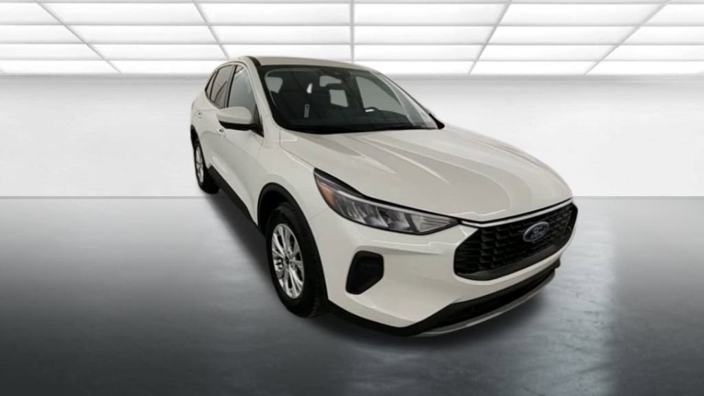 Used 2023 Ford Escape Active w/ Tech Pack #2 image 2