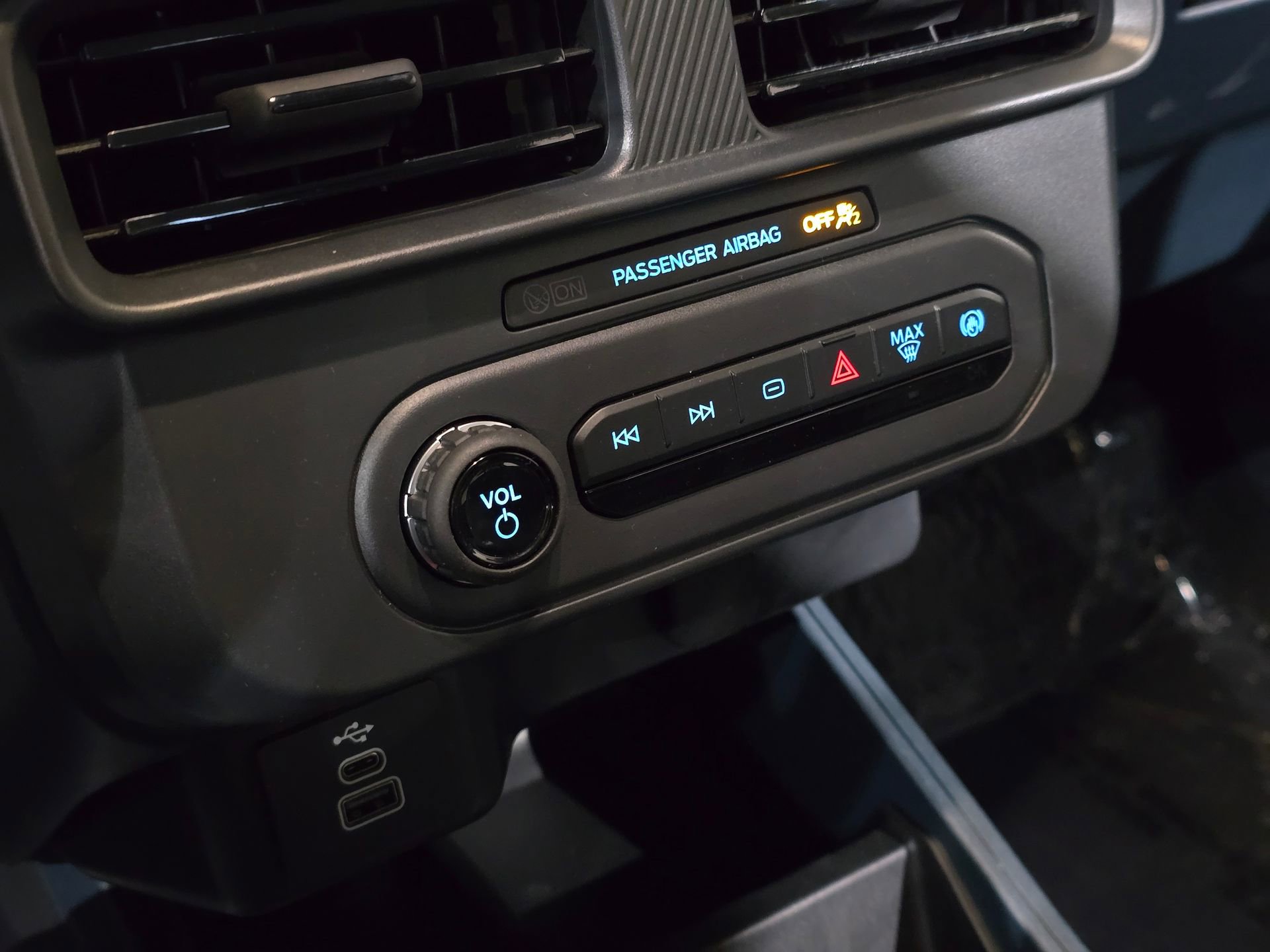 New 2026 Ford Maverick XL w/ Equipment Group 101A image 25