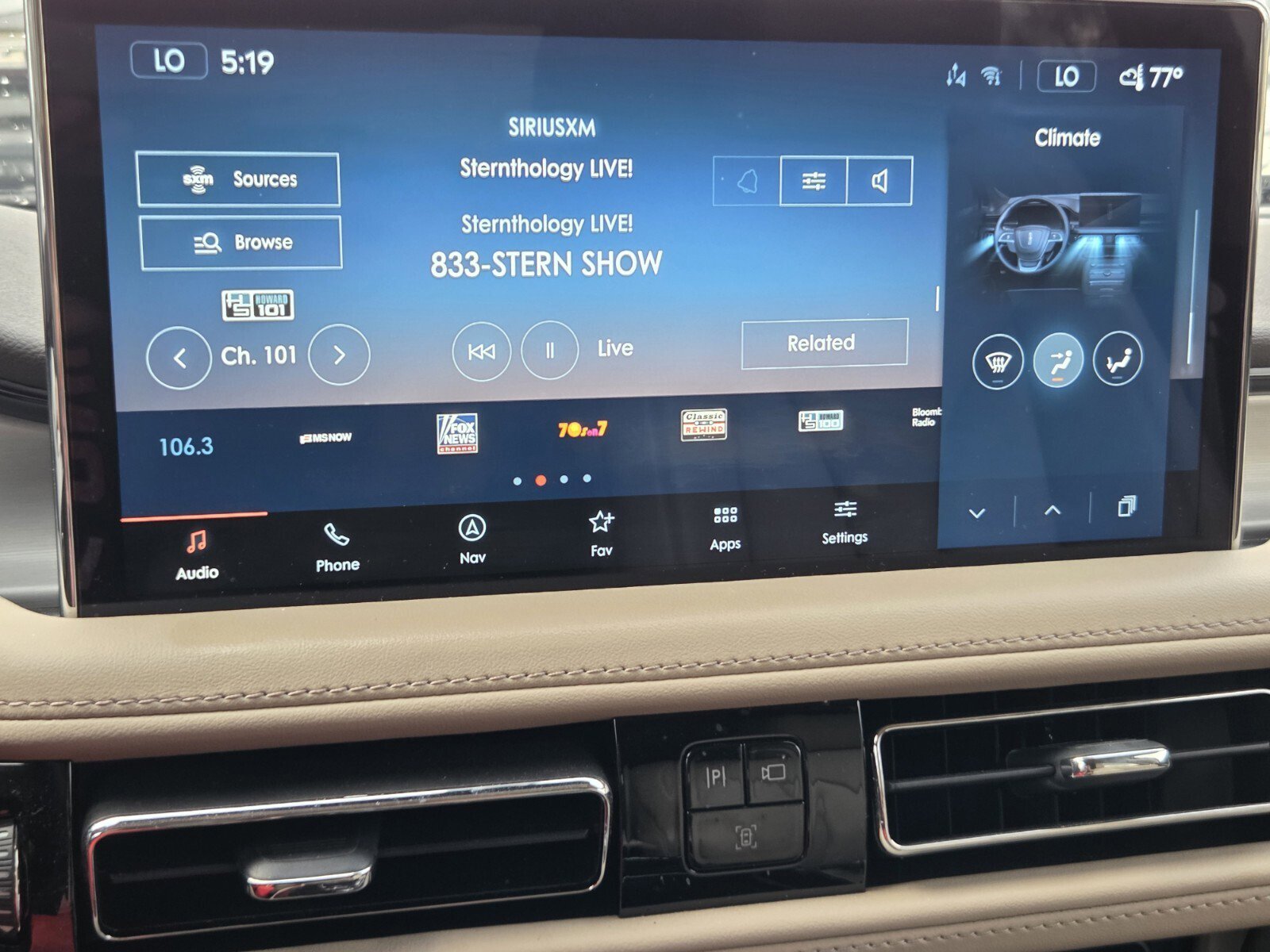 Used 2023 Lincoln Nautilus FWD w/ Premium Package image 18