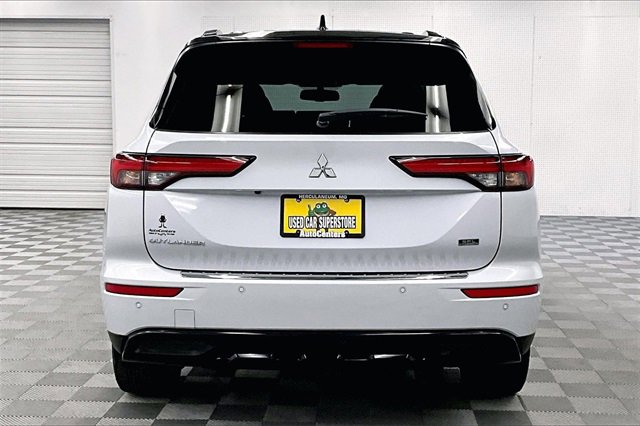 Used 2024 Mitsubishi Outlander SEL Black Edition image 4
