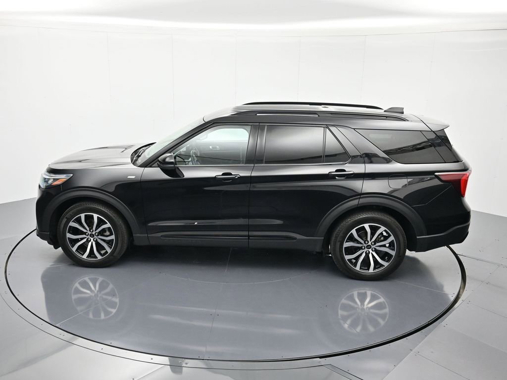 Certified 2025 Ford Explorer ST-Line w/ Premium Package image 37