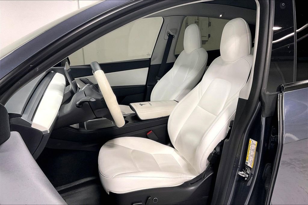 Used 2022 Tesla Model Y Performance image 32