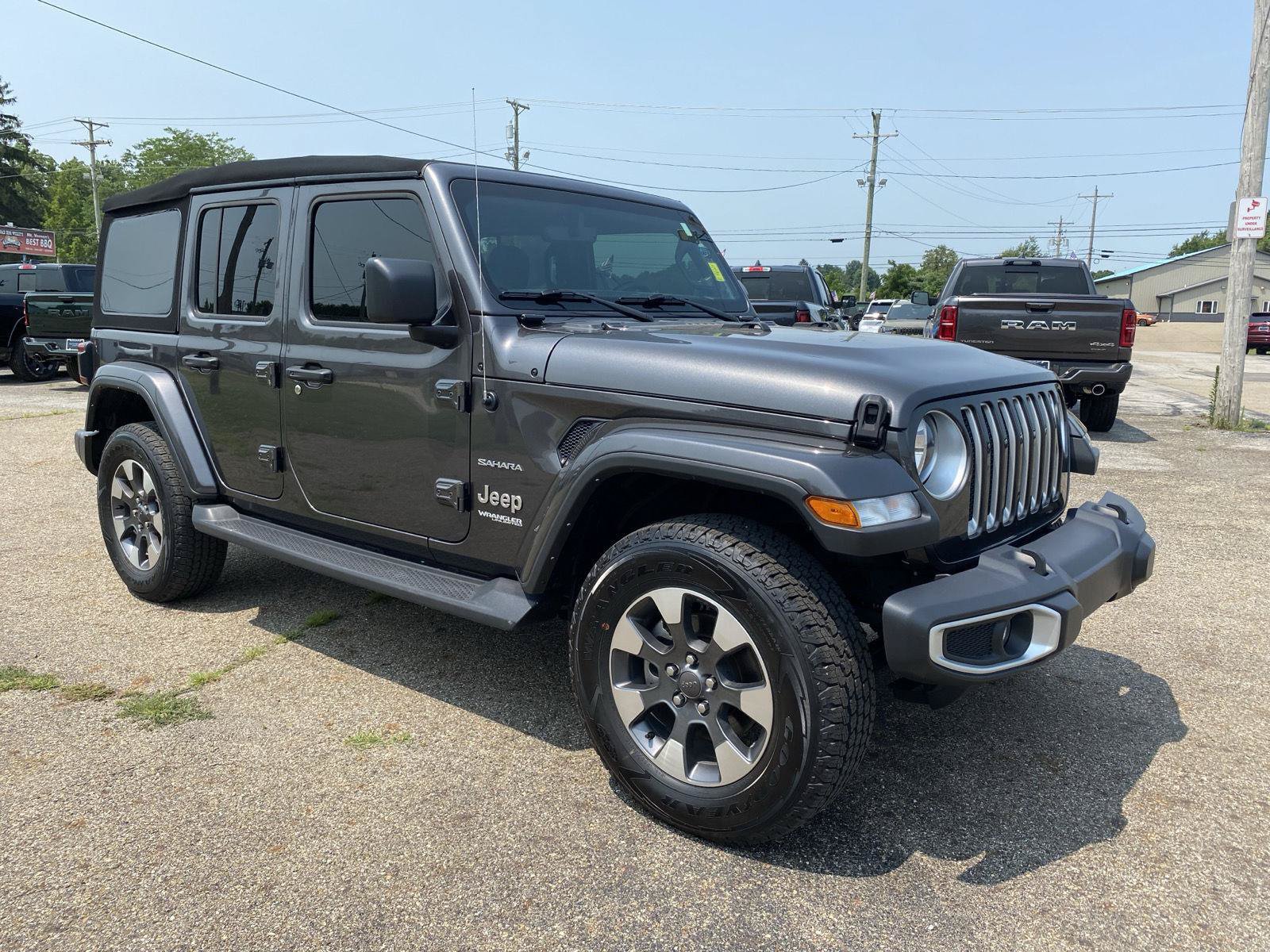 Used 2022 Jeep Wrangler Unlimited Sahara w/ Cold Weather Group AWD/4WD image 7