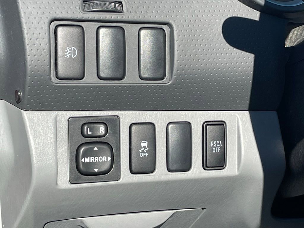 Used 2012 Toyota Tacoma 4x4 Double Cab w/ SR5 Pkg image 21