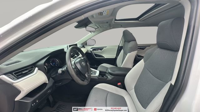 Used 2021 Toyota RAV4 XLE w/ Convenience Package image 11