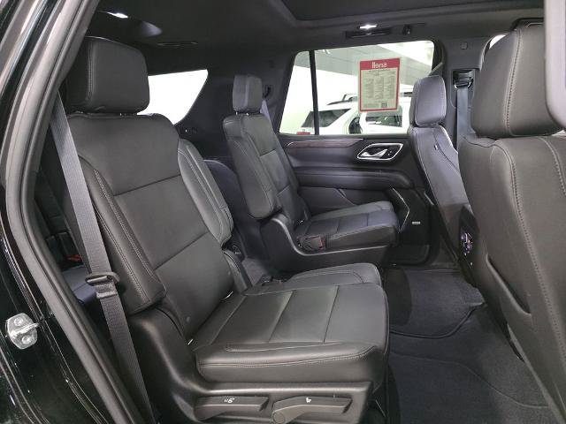 Used 2022 Chevrolet Tahoe Z71 w/ Luxury Package AWD/4WD image 13