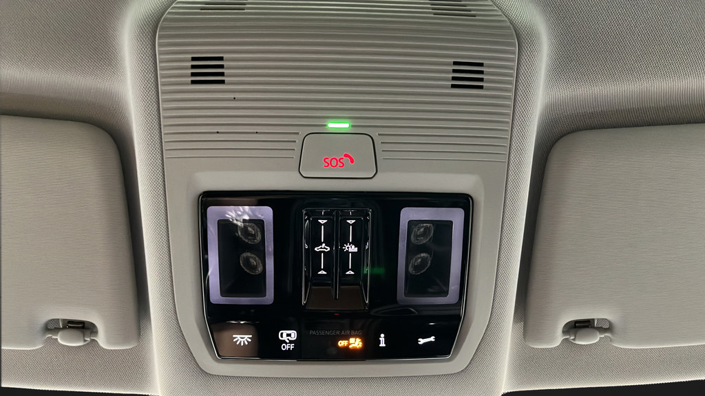 Used 2025 Volkswagen Tiguan SE w/ Panoramic Sunroof Package AWD/4WD image 31