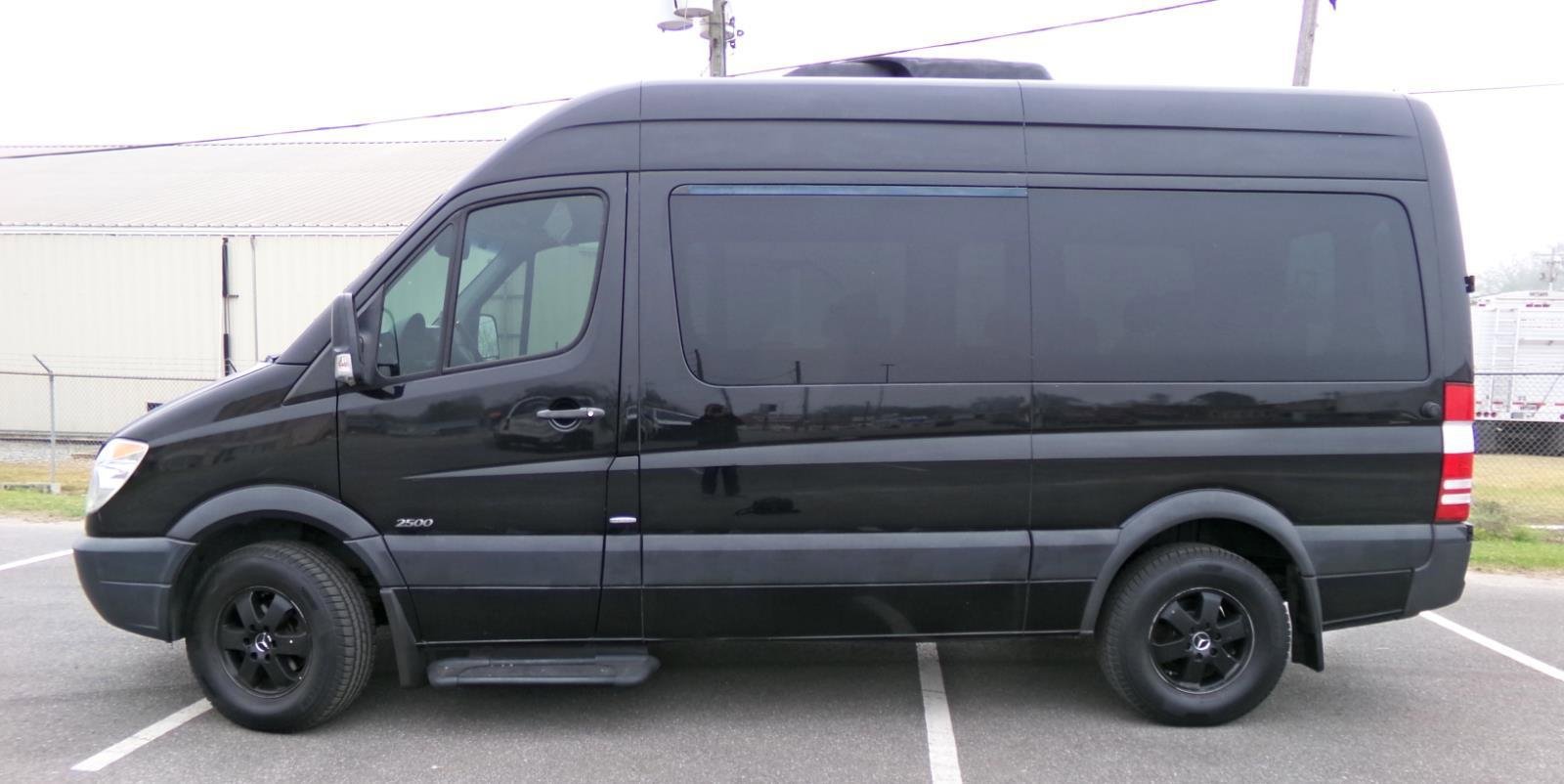 Used 2011 Mercedes-Benz Sprinter 2500 image 2