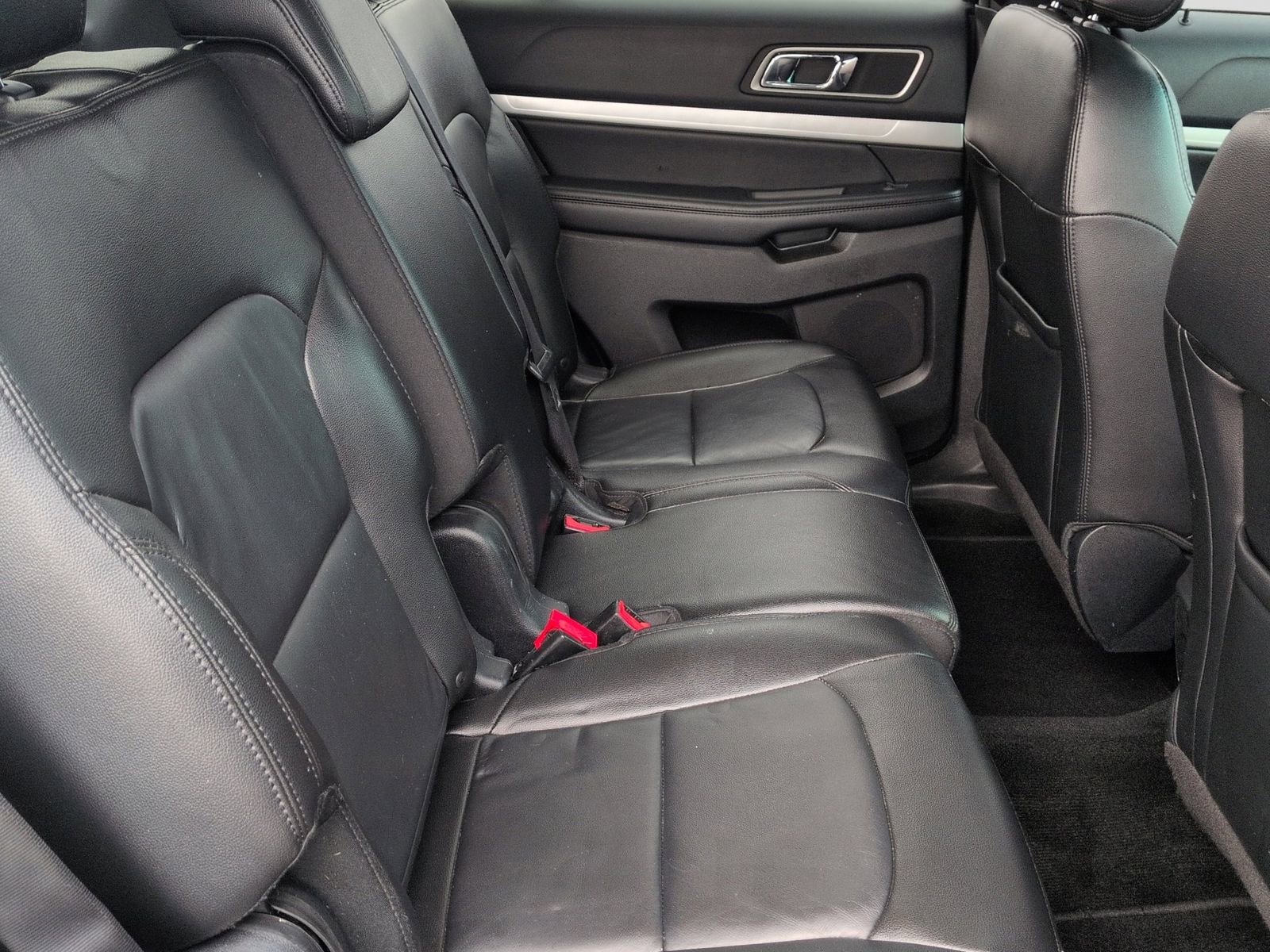 Used 2016 Ford Explorer XLT w/ Equipment Group 202A FWD image 24