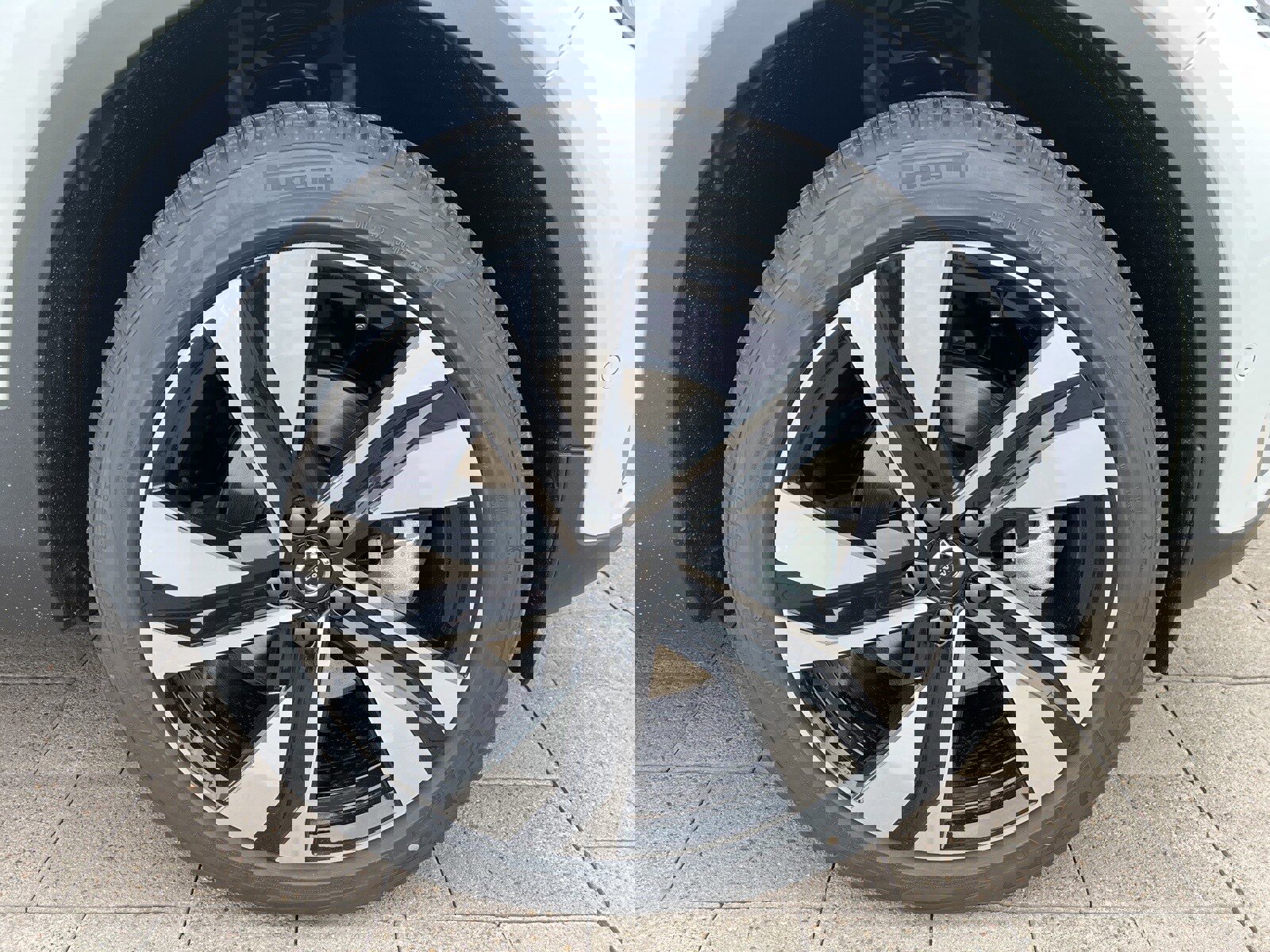 New 2026 Volvo XC40 B5 Ultra w/ Climate Package image 8