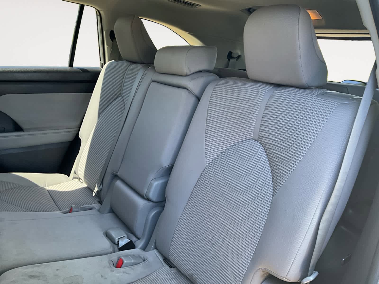 Used 2023 Toyota Highlander LE AWD/4WD image 15