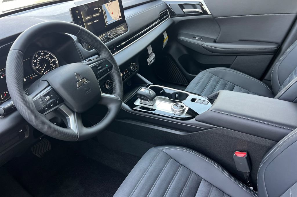 New 2026 Mitsubishi Outlander SE image 11