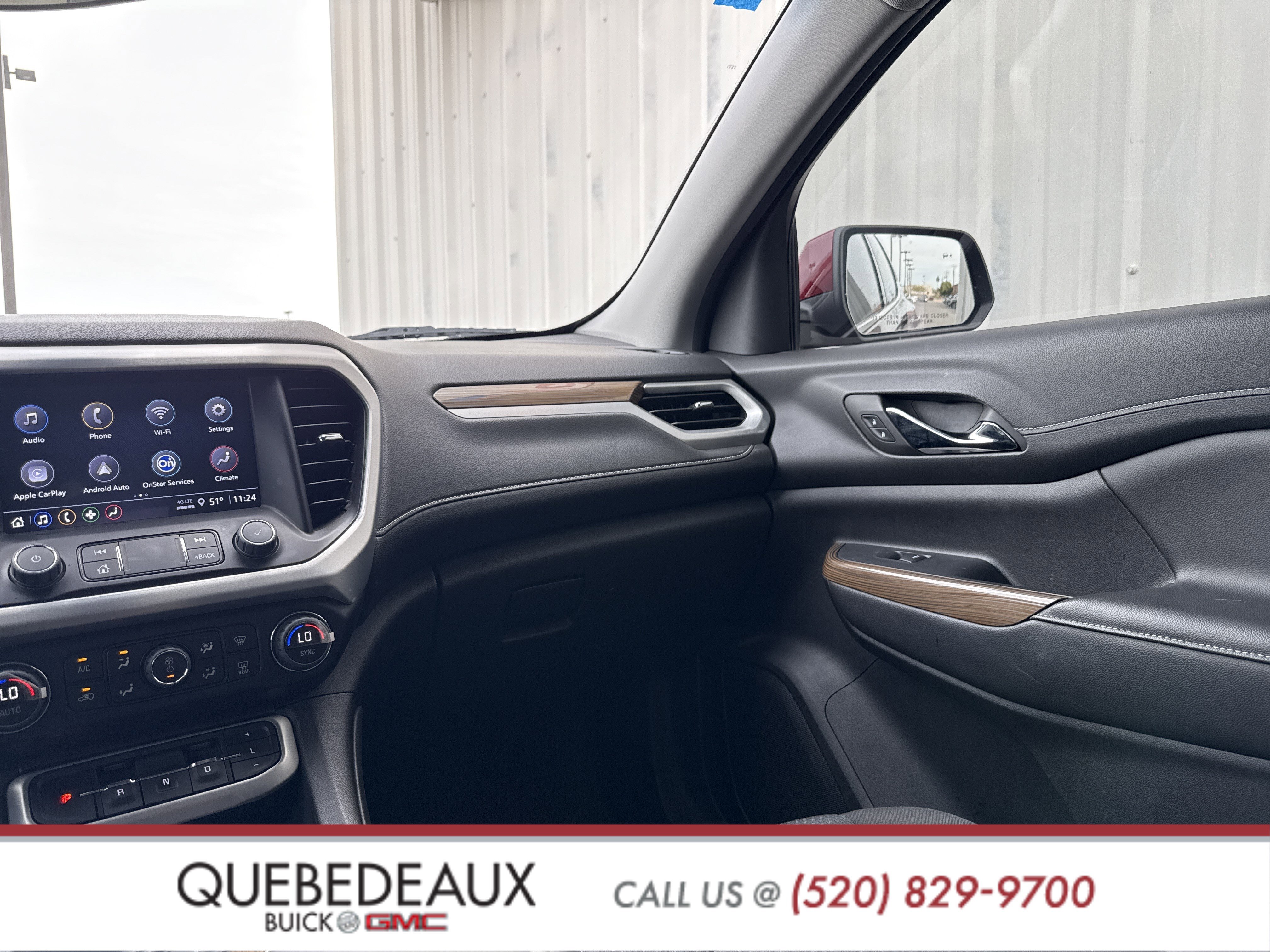 Used 2023 GMC Acadia SLE image 10