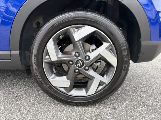 Certified 2025 Hyundai Venue SEL FWD image 19