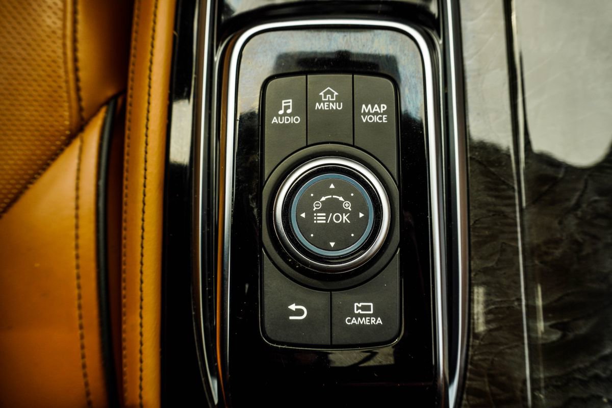 Used 2023 INFINITI QX80 Sensory w/ All-Season Package image 22