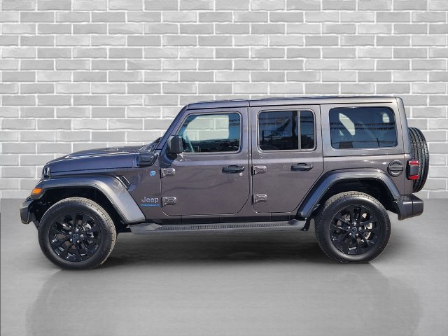 Used 2025 Jeep Wrangler Unlimited Sahara AWD/4WD image 9