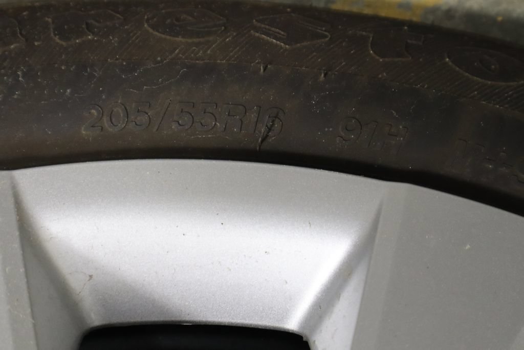 Used 2025 Toyota Corolla LE FWD image 39