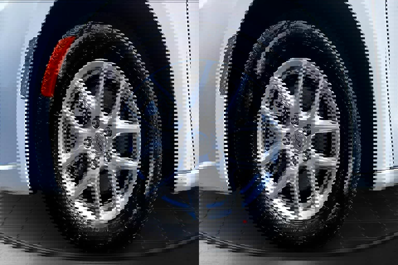 Used 2024 Chrysler Pacifica Touring-L image 8