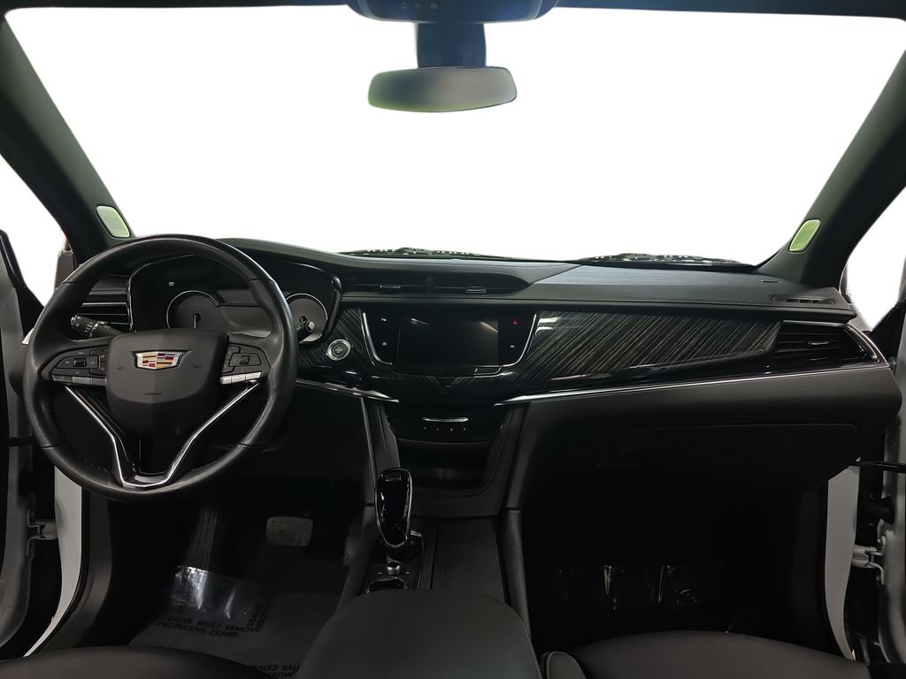 Used 2023 Cadillac XT6 Premium Luxury w/ LPO, Floor Liner Package AWD/4WD image 9
