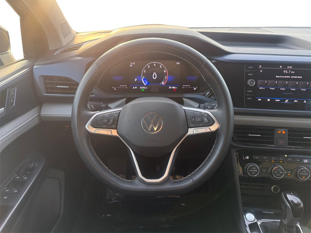 Used 2024 Volkswagen Taos SE image 13