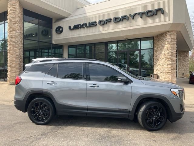 Used 2021 GMC Terrain SLT w/ Elevation Edition image 2