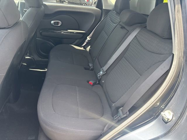 Used 2015 Kia Soul ! FWD image 10