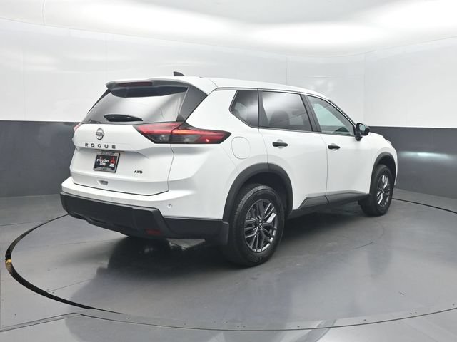 Used 2025 Nissan Rogue S AWD/4WD image 29