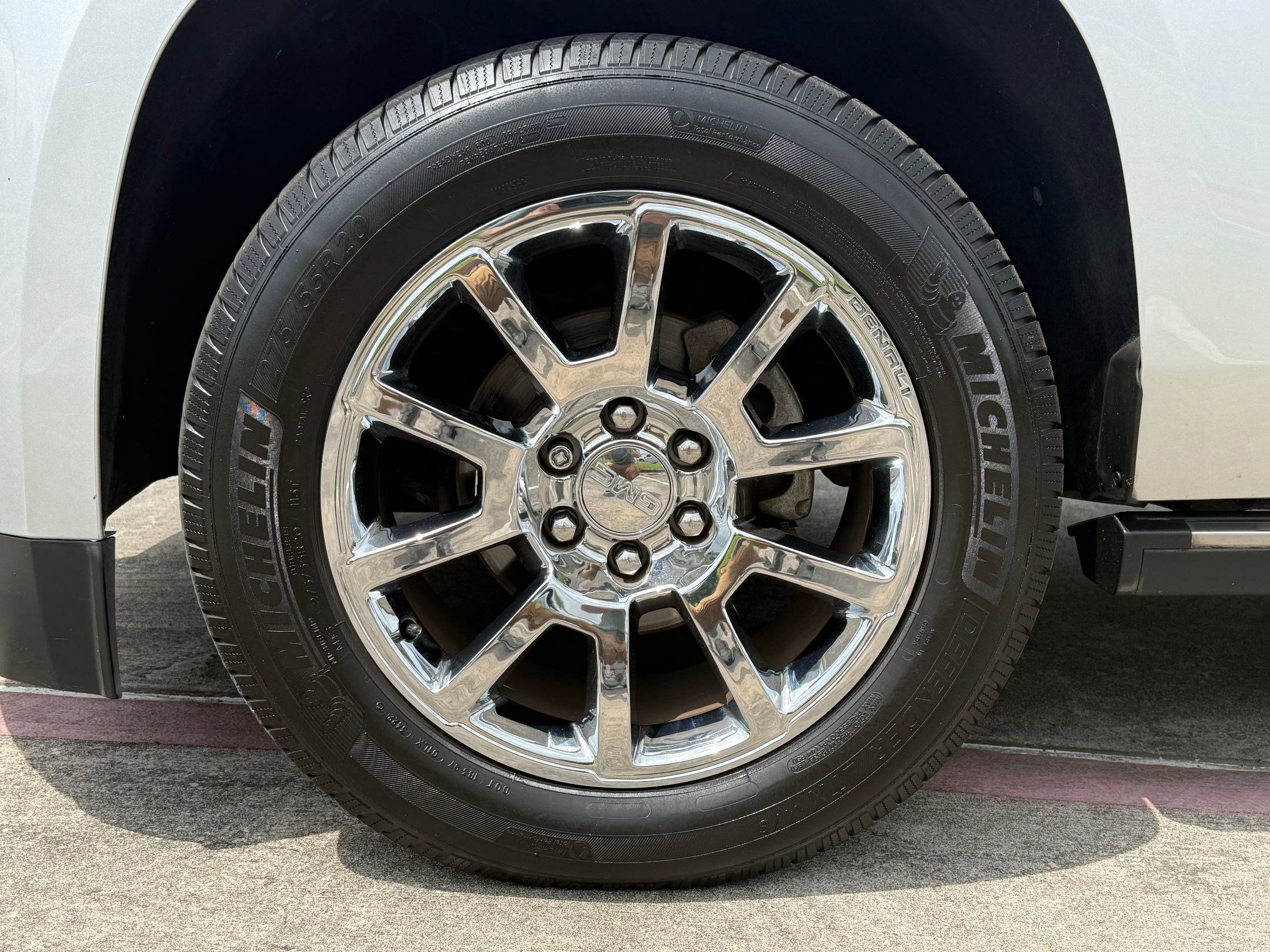 Used 2016 GMC Yukon Denali w/ Open Road Package image 8