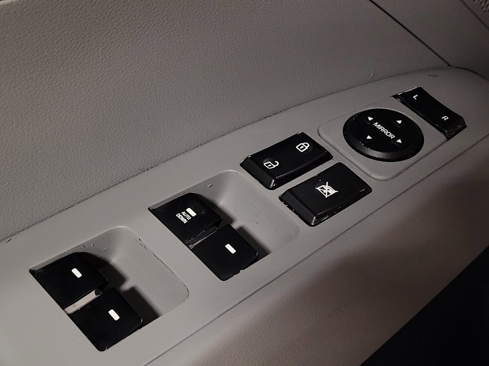 Used 2019 Hyundai Elantra SE image 27