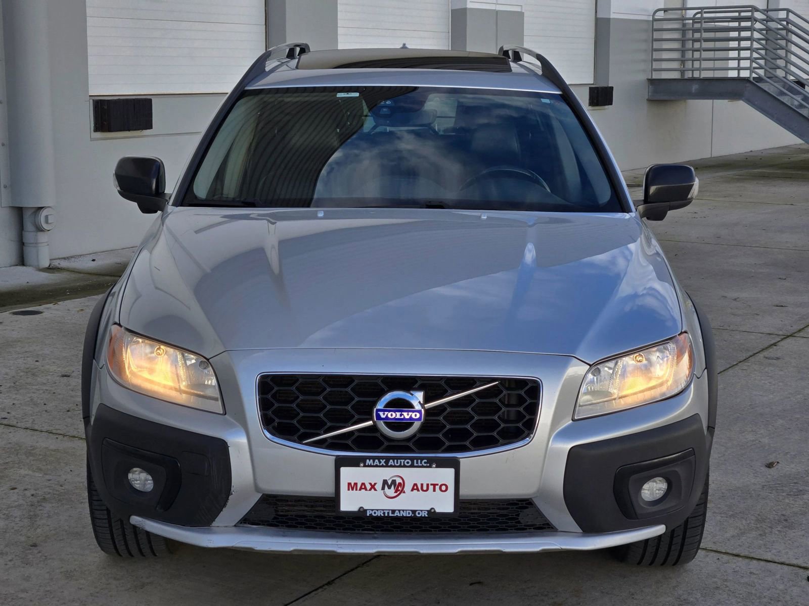 Used 2016 Volvo XC70 T5 Premier w/ Proximity Package image 3