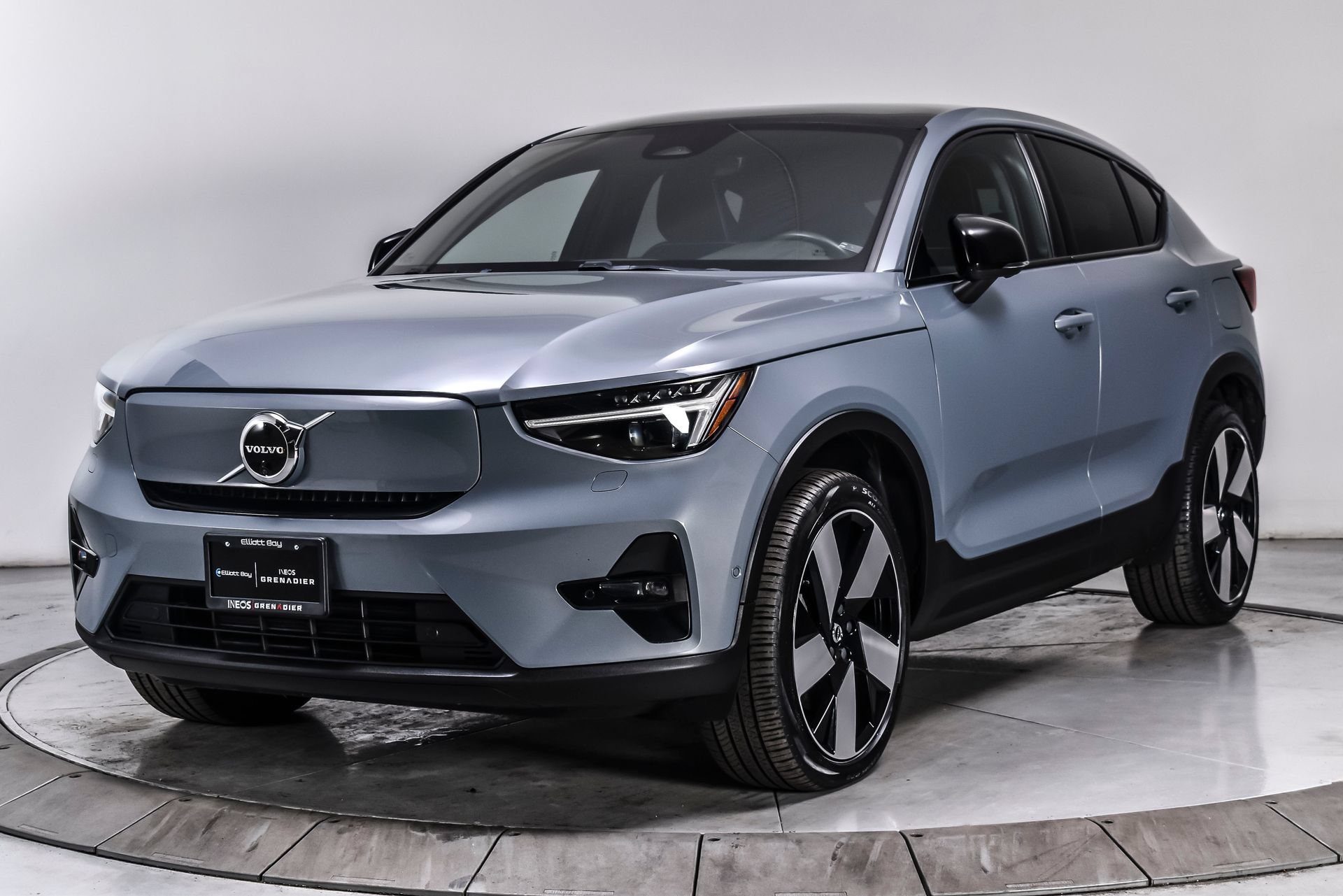Used 2023 Volvo C40 P8 Recharge Ultimate AWD/4WD image 2