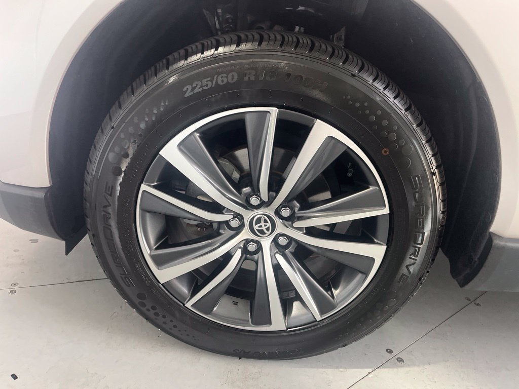 Used 2024 Toyota Venza LE AWD/4WD image 15