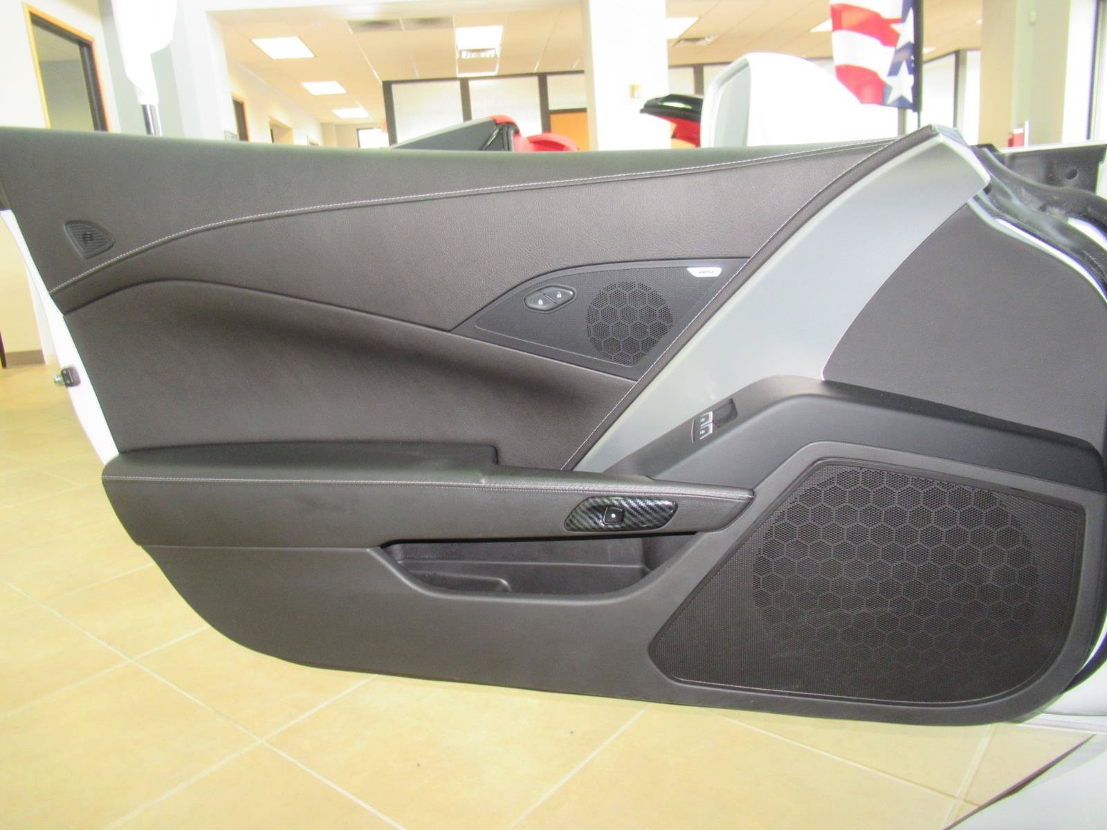 Used 2019 Chevrolet Corvette Z06 RWD image 18