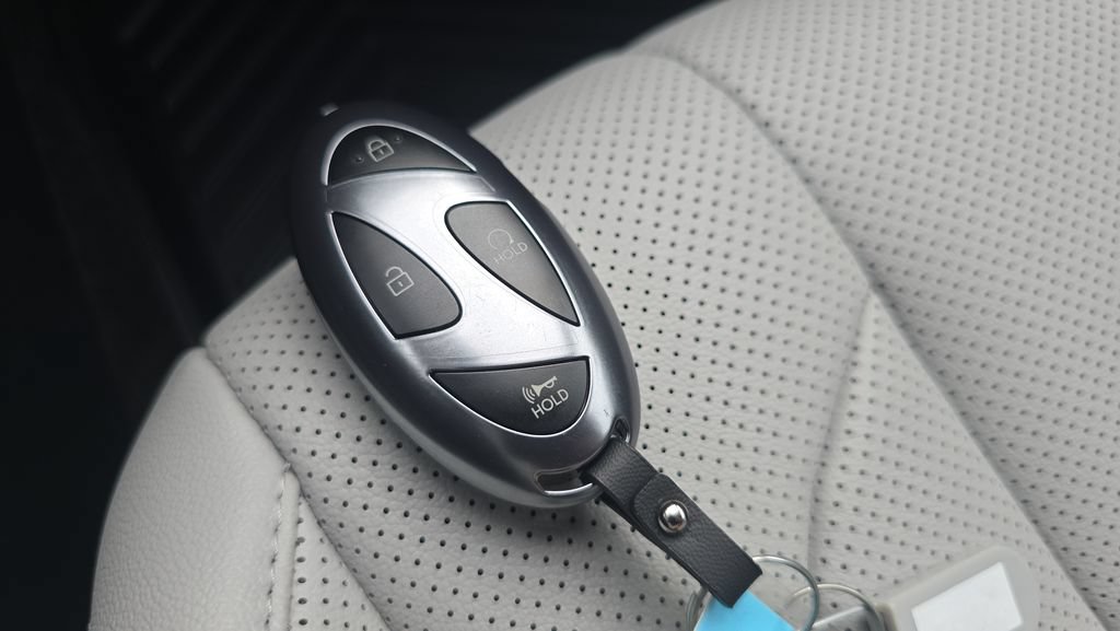 New 2026 Hyundai Elantra Limited FWD image 32