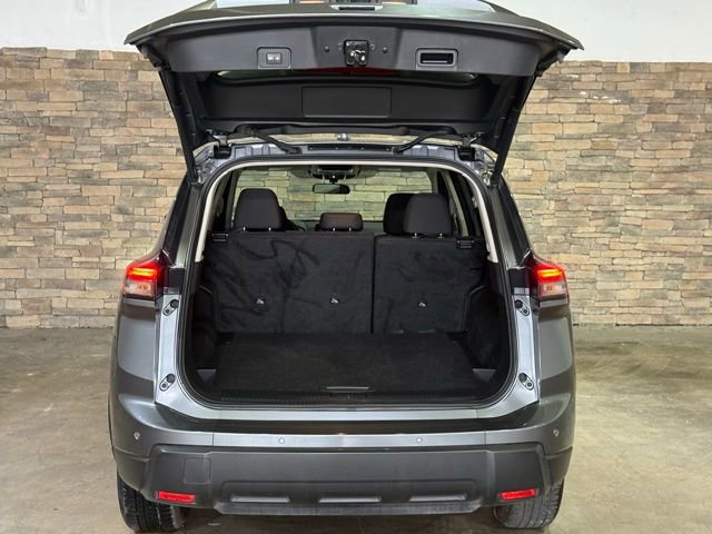Certified 2025 Nissan Rogue SV image 7