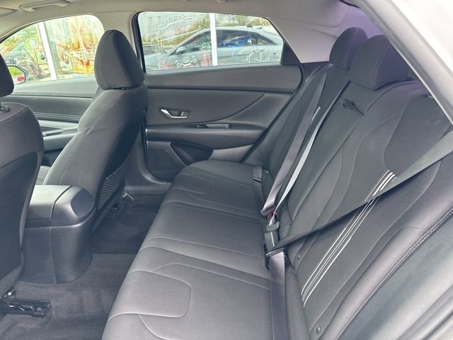 Used 2021 Hyundai Elantra SEL w/ Convenience + Premium Package image 11