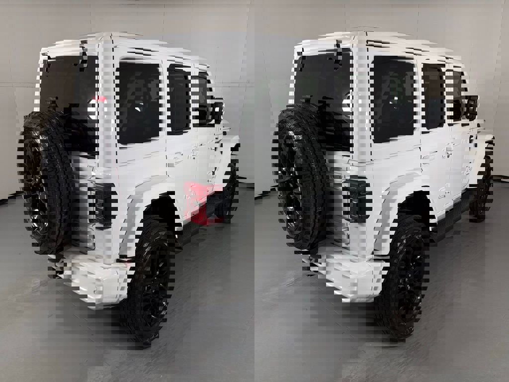 Used 2023 Jeep Wrangler Unlimited Sahara image 8