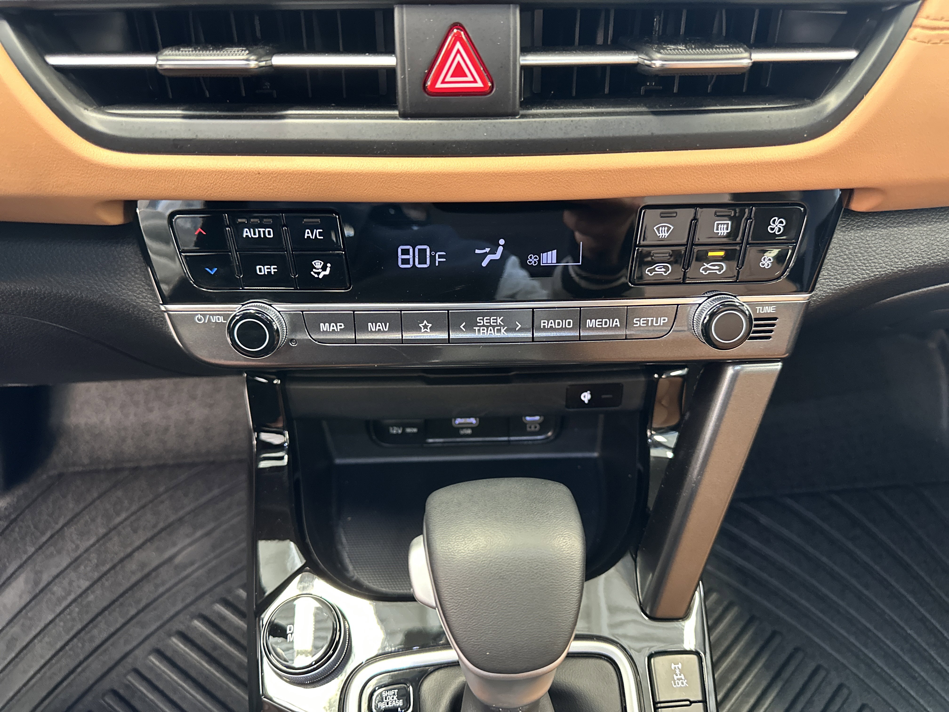 Used 2024 Kia Seltos SX w/ SX Sunroof Package image 32