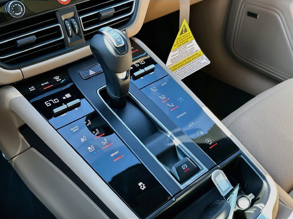 New 2026 Porsche Macan AWD/4WD image 19