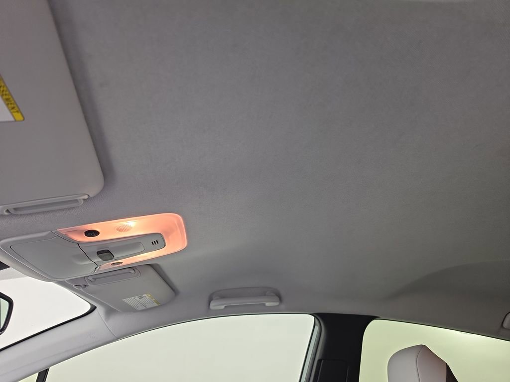 Used 2019 Toyota Prius XLE FWD image 24
