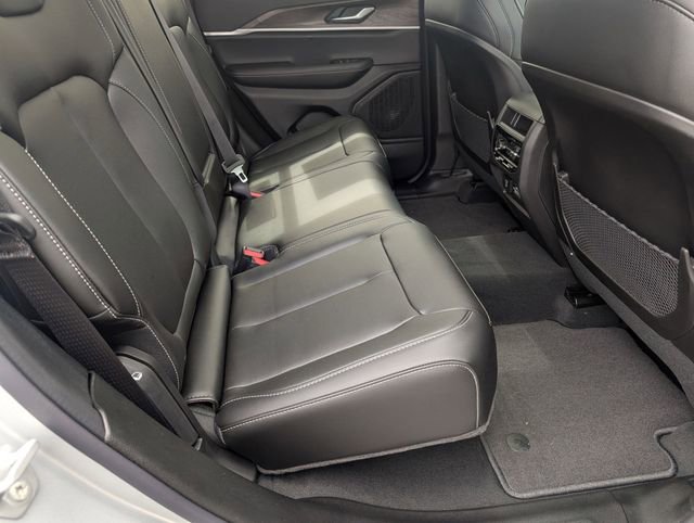 New 2025 Jeep Grand Cherokee Limited image 30