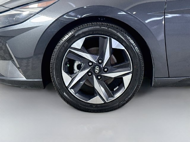 Used 2021 Hyundai Elantra Limited w/ Cargo Package FWD image 37