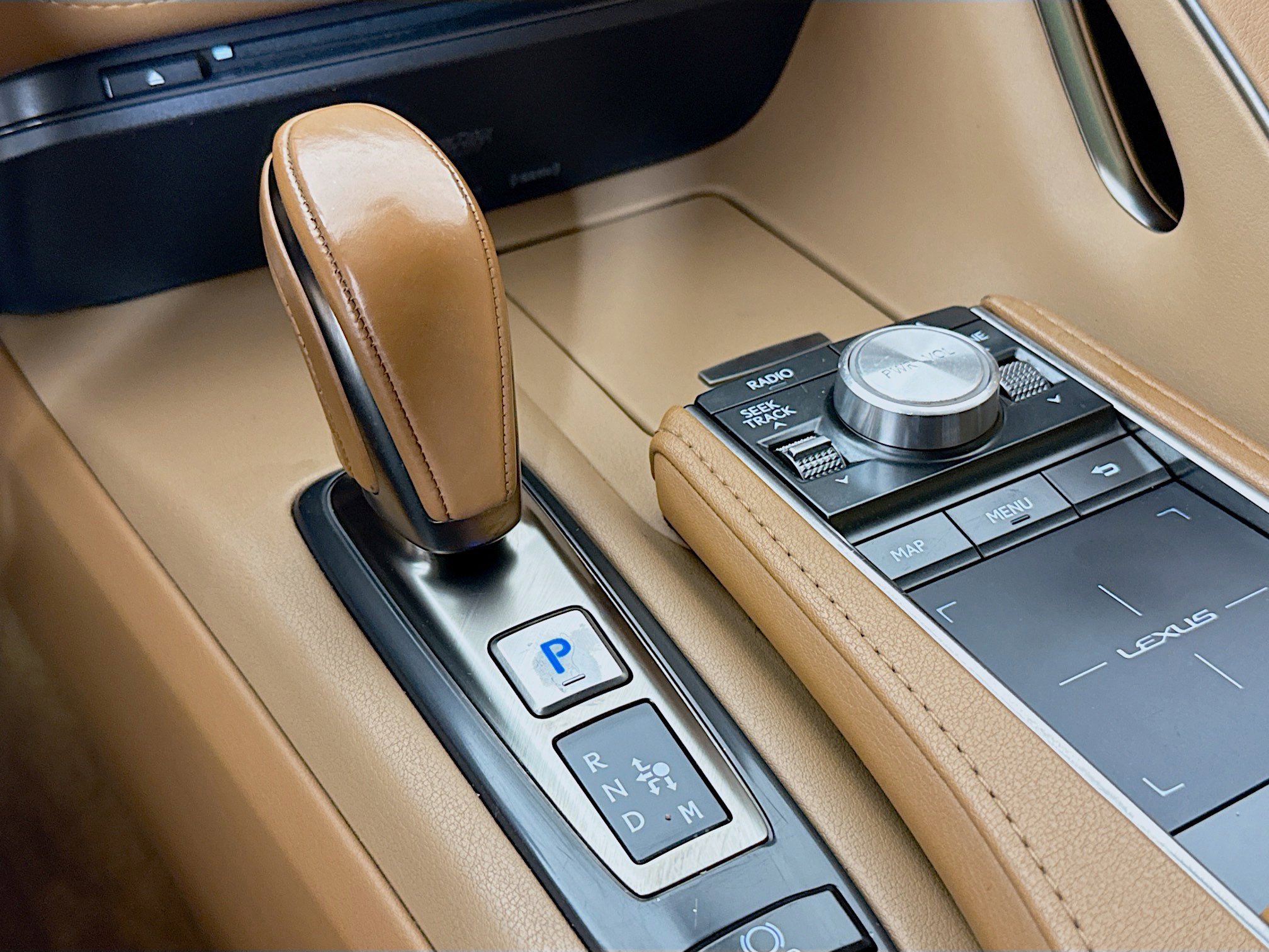 Used 2018 Lexus LC 500 Coupe w/ Performance Package image 18