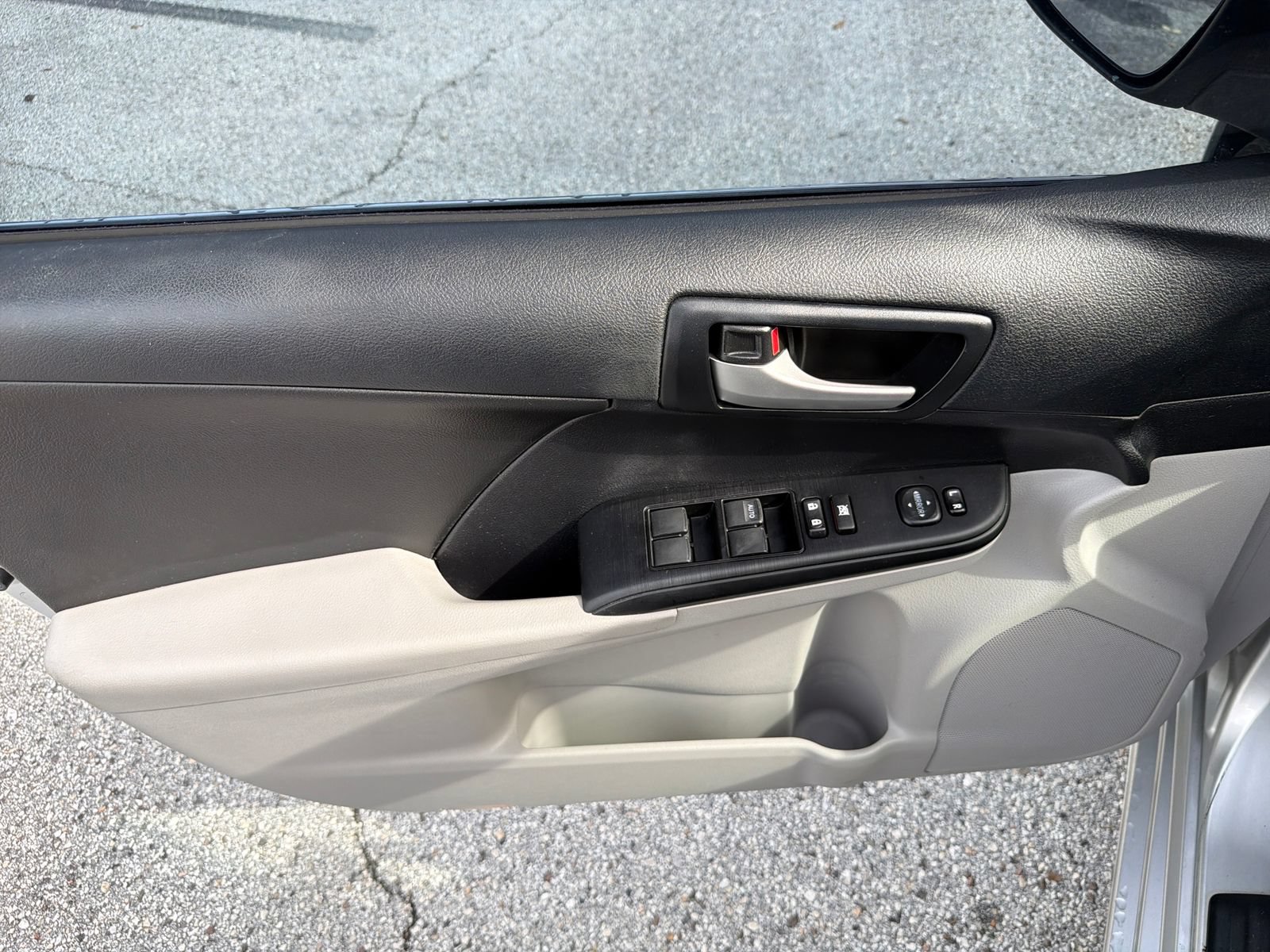 Used 2014 Toyota Camry LE FWD image 24